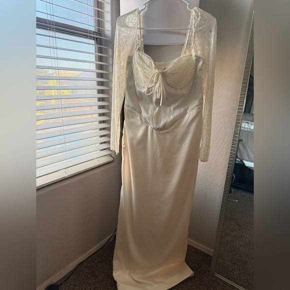 House of CB Cream Lace Sleeve Maxi Dress - Picture 7 of 11